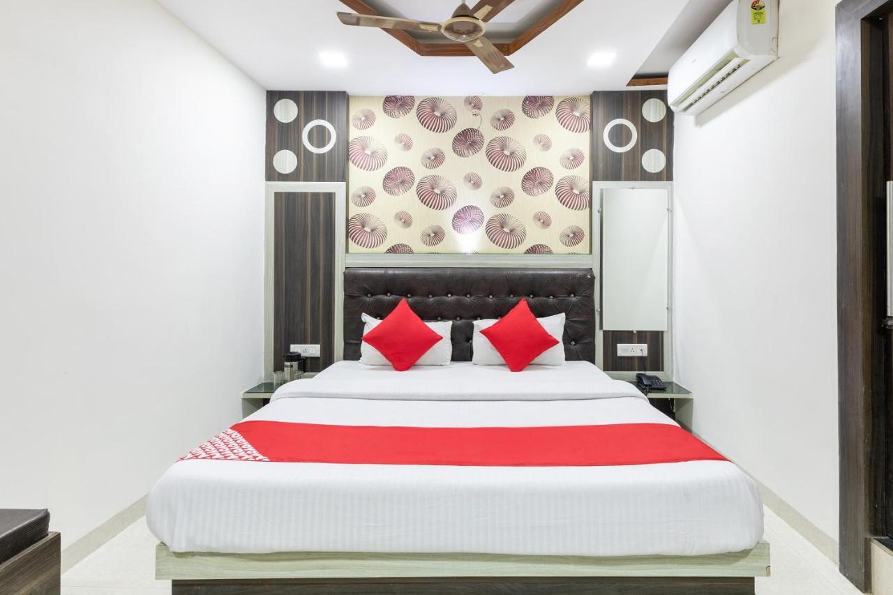 Oyo 45301 Hotel Om Palace Sagar  Экстерьер фото