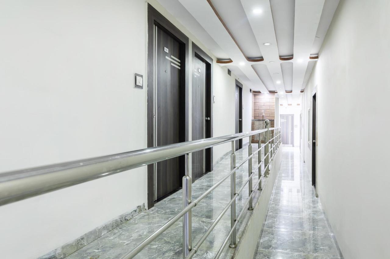Oyo 45301 Hotel Om Palace Sagar  Экстерьер фото